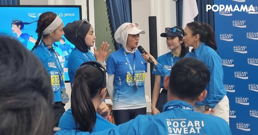 Olla Ramlan di Pocari Sweat Run Indonesia 2024 Bandung, Minggu (21/7/2024) - Popmama.com/Sania Chandra